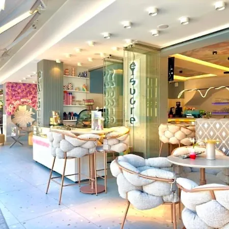 酒店 Palotel