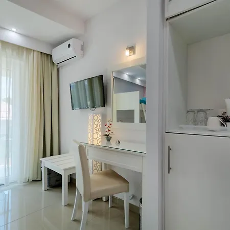 Palotel Design 2* 고우비아